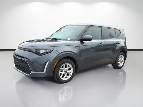 Used 2023 Kia Soul LX w/ LX Technology Package FWD image 7
