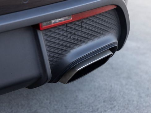 Certified 2023 Porsche Macan image 20