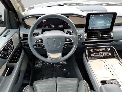 Used 2021 Lincoln Navigator Black Label image 10