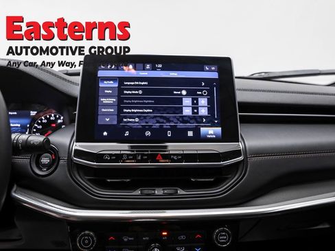 Used 2023 Jeep Compass Limited image 12