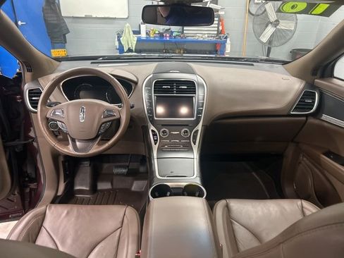 Used 2018 Lincoln MKX Reserve w/ Driver Assistance Package image 11