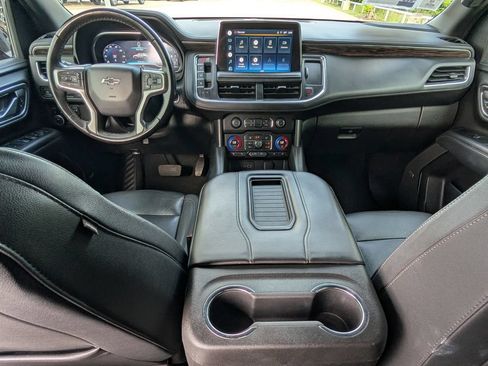 Used 2022 Chevrolet Suburban Z71 AWD/4WD image 18