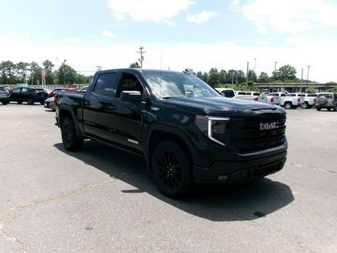 Used 2025 GMC Sierra 1500 Elevation AWD/4WD image 4