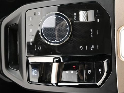 Used 2023 BMW iX xDrive50 w/ Sport Package image 18