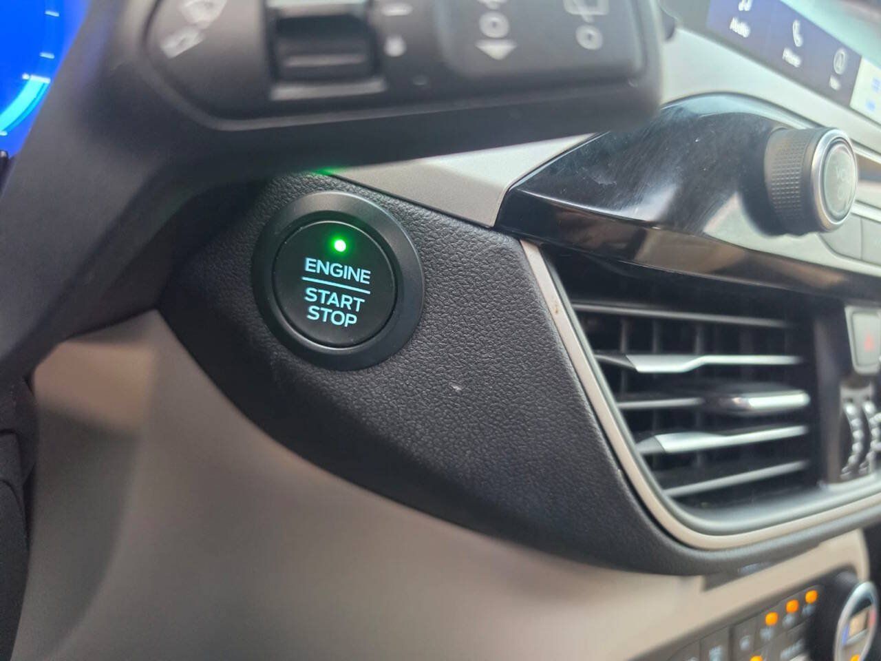 Used 2020 Ford Escape SE Sport FWD image 77