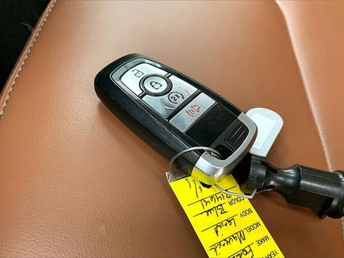 Used 2022 Ford Maverick Lariat w/ Lariat Luxury Package image 11