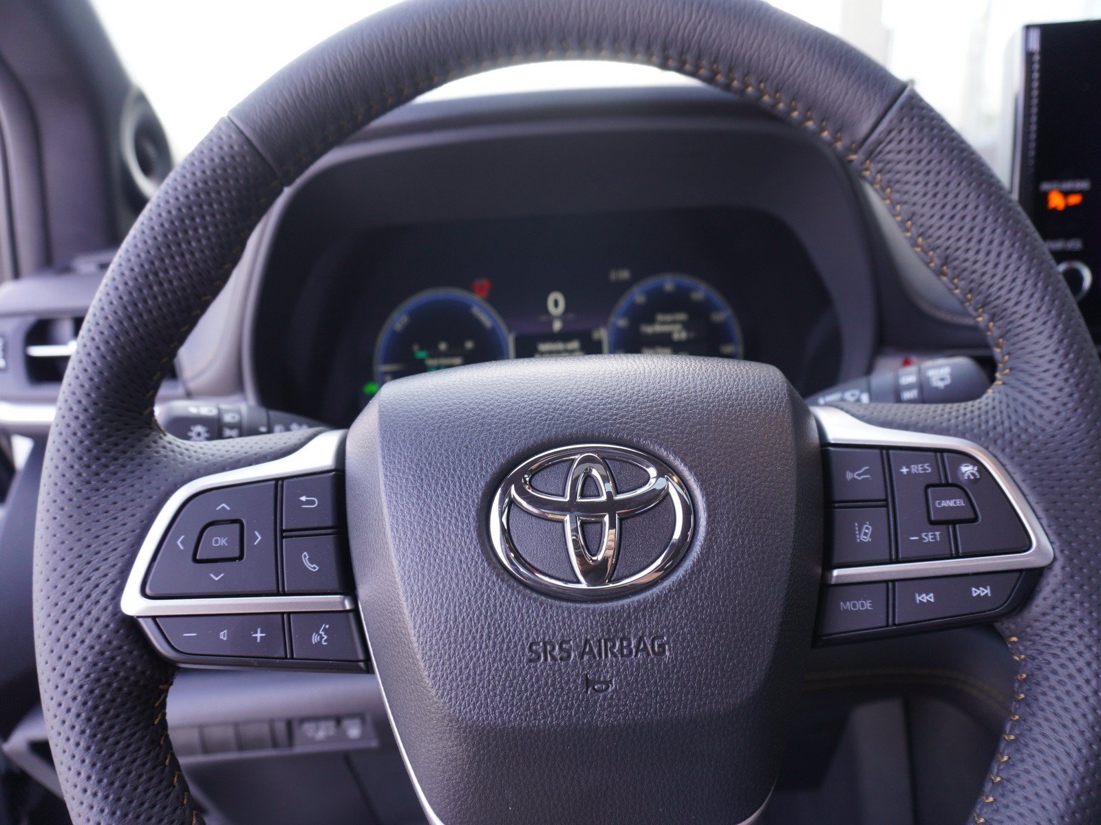 New 2026 Toyota Sienna XLE Woodland Edition AWD/4WD image 23