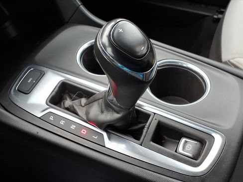 Used 2019 Chevrolet Equinox LT w/ Driver Convenience Package image 20