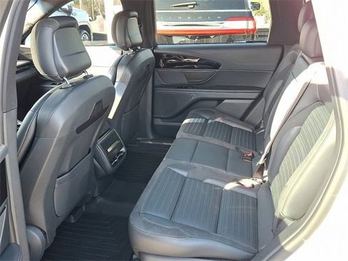 Used 2024 Lincoln Nautilus Reserve w/ Jet Appearance Package (87T) image 8