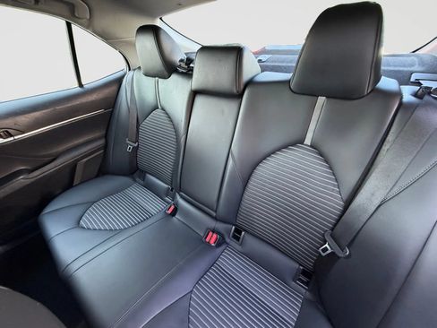 Used 2020 Toyota Camry SE FWD image 15