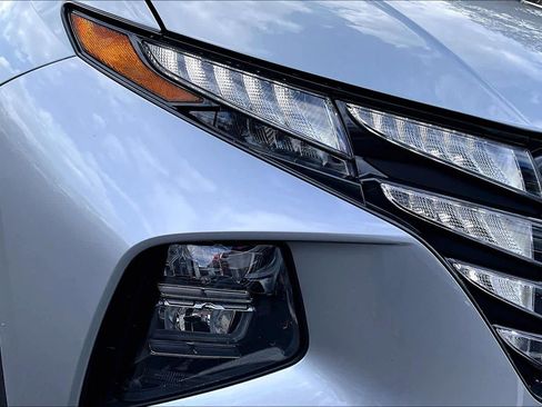 Used 2024 Hyundai Tucson SE image 25