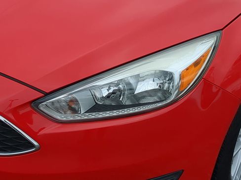 Used 2015 Ford Focus SE w/ Reverse Sensing Package image 13