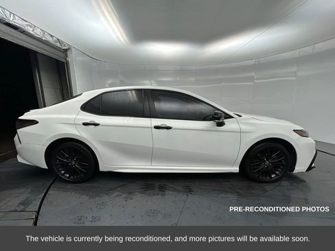 Used 2022 Toyota Camry SE image 7