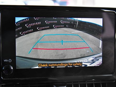 Used 2024 Toyota Corolla Cross L image 17