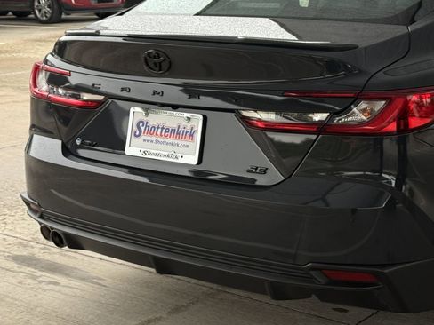 Used 2025 Toyota Camry SE FWD image 6