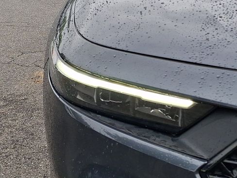 Used 2023 Honda Accord EX image 9