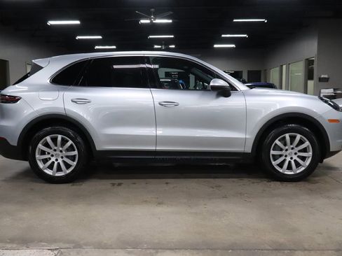 Used 2019 Porsche Cayenne S w/ Premium Plus Package AWD/4WD image 6