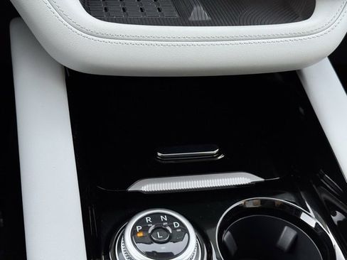 Used 2025 Ford Explorer Platinum w/ LUX Leather Package image 16