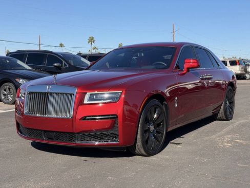 Used 2024 Rolls-Royce Ghost image 2