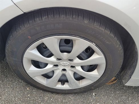 Used 2023 Toyota Corolla LE image 3