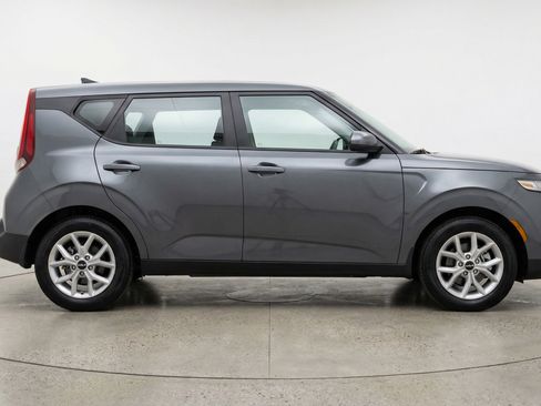 Used 2025 Kia Soul LX w/ LX Technology Package image 11
