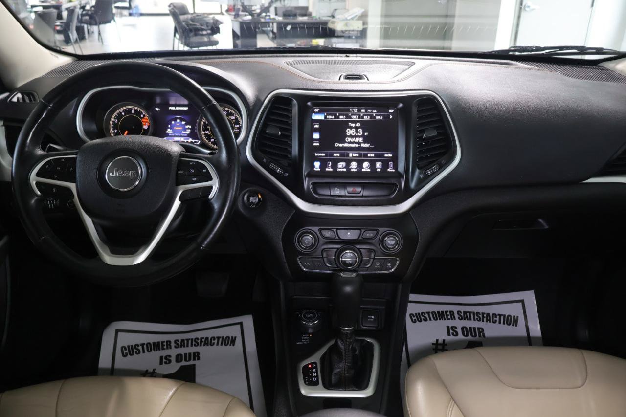 Used 2018 Jeep Cherokee Limited AWD/4WD image 29