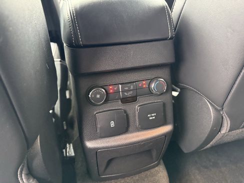Used 2018 Ford Explorer Platinum image 27