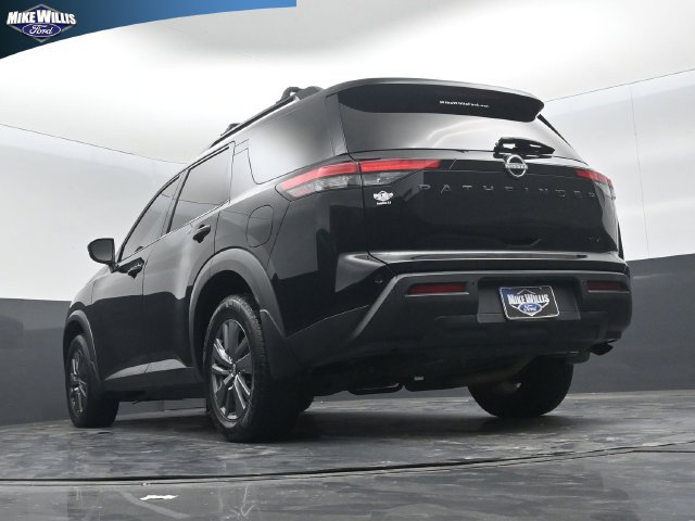 Used 2023 Nissan Pathfinder SV w/ Black Appearance Package FWD image 21