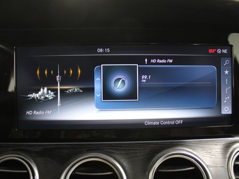 Used 2017 Mercedes-Benz E 300 4MATIC image 12