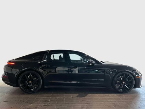New 2025 Porsche Panamera 4 image 8