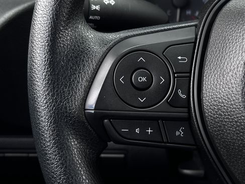 Used 2025 Toyota Corolla LE image 19