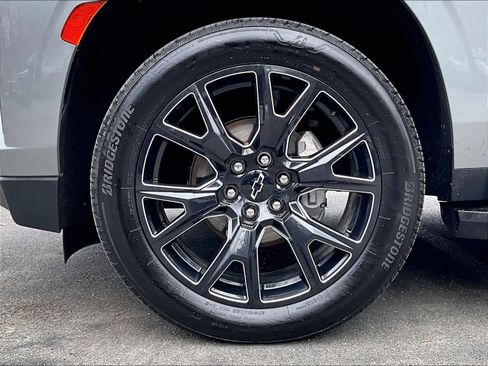 Used 2023 Chevrolet Suburban RST w/ Luxury Package image 7