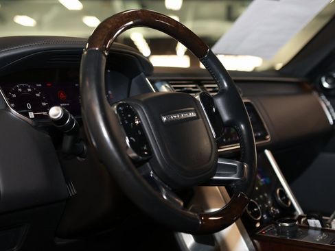 Used 2019 Land Rover Range Rover HSE image 22