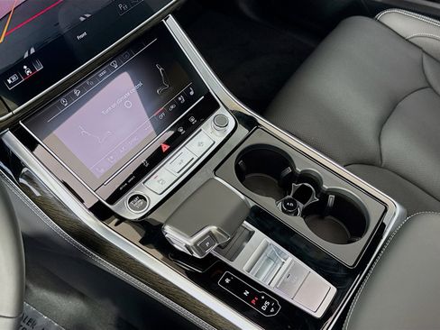New 2025 Audi Q7 3.0T Prestige image 17