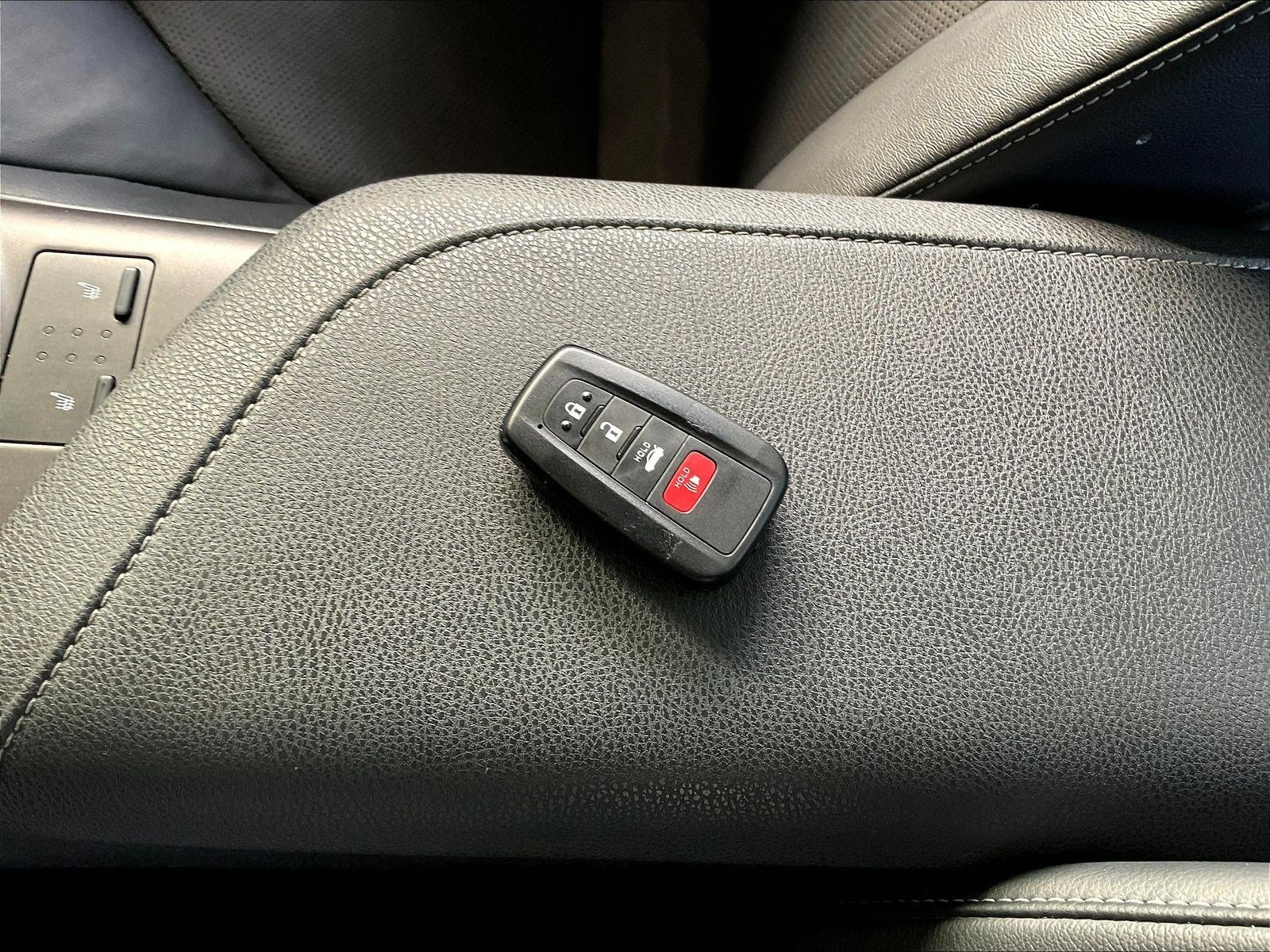 Used 2021 Toyota Camry XSE FWD image 33