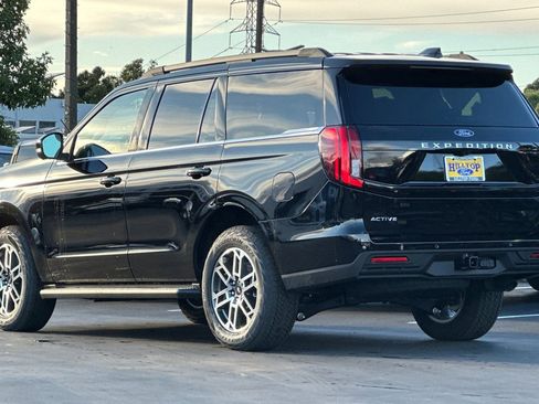 New 2025 Ford Expedition Active image 6