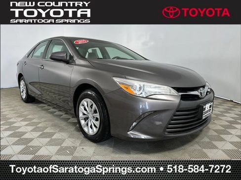 Used 2015 Toyota Camry LE FWD image 1