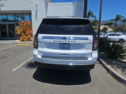 Used 2023 Chevrolet Suburban LT w/ Luxury Package RWD image 7