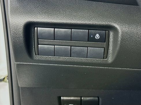 Certified 2023 Nissan Kicks SR w/ SR Premium Package FWD image 18