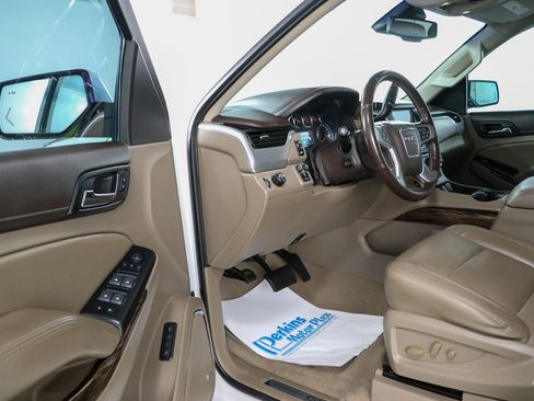 Used 2020 GMC Yukon SLT w/ Premium Edition RWD image 3