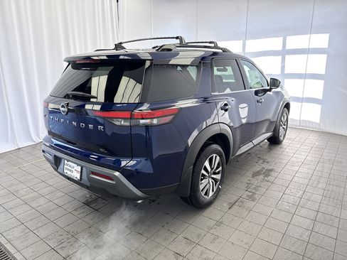 New 2026 Nissan Pathfinder SL image 4