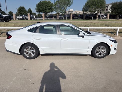 Used 2020 Hyundai Sonata SE FWD image 2