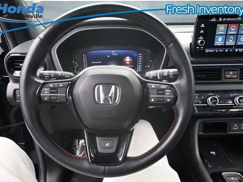 Used 2025 Honda Pilot Black Edition image 24