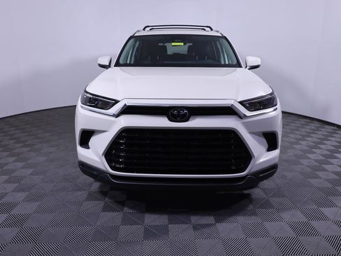 Used 2024 Toyota Grand Highlander Limited image 2