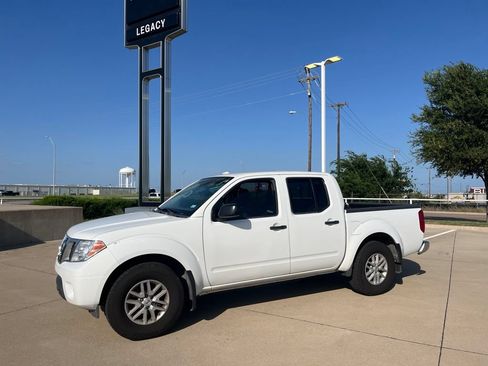 Used 2017 Nissan Frontier SV w/ SV Value Truck Package RWD image 1