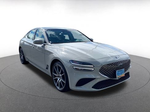 Used 2025 Genesis G70 2.5T image 1