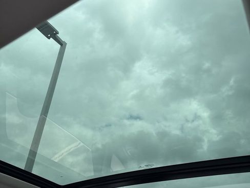 Used 2023 Volkswagen Taos SEL AWD/4WD image 21