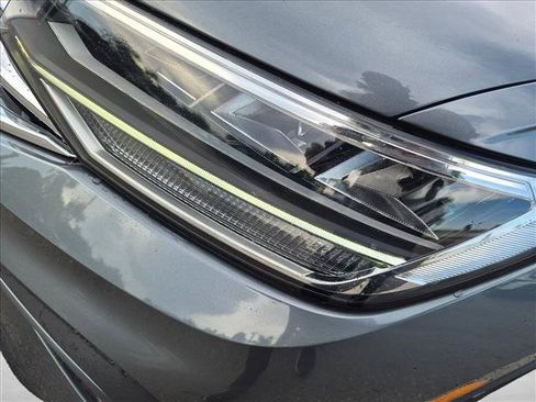 Used 2022 Volkswagen Tiguan S FWD image 9