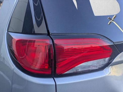 Used 2019 Chrysler Pacifica Touring-L Plus image 13