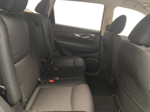 Used 2020 Nissan Rogue SV FWD image 19